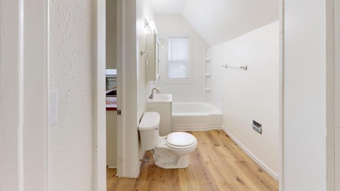 216 N 16th St #3 - Photo 7 of 9