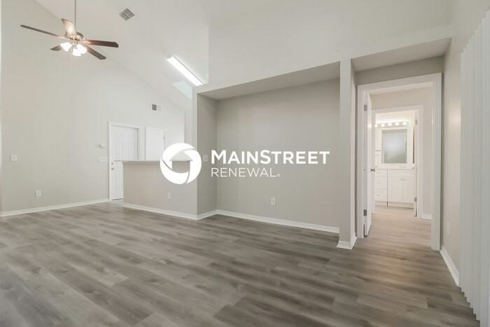 1318 Abberton Dr - Photo 4 of 16