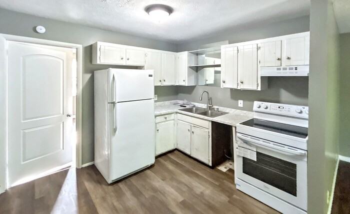 5118 Linbar Dr - Photo 3 of 15