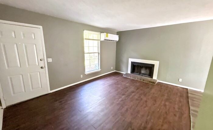 5118 Linbar Dr - Photo 5 of 15