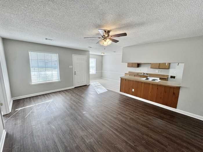 6506 Wimble Rd - Photo 4 of 17