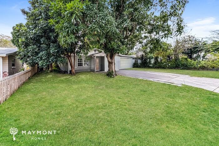 2312 32nd Ave N - Photo 4 of 12