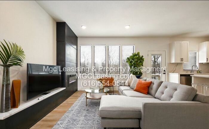 6543 Marsh Ave - Photo 4 of 19