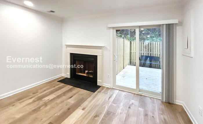 16318 Taconic Circle - Photo 2 of 17