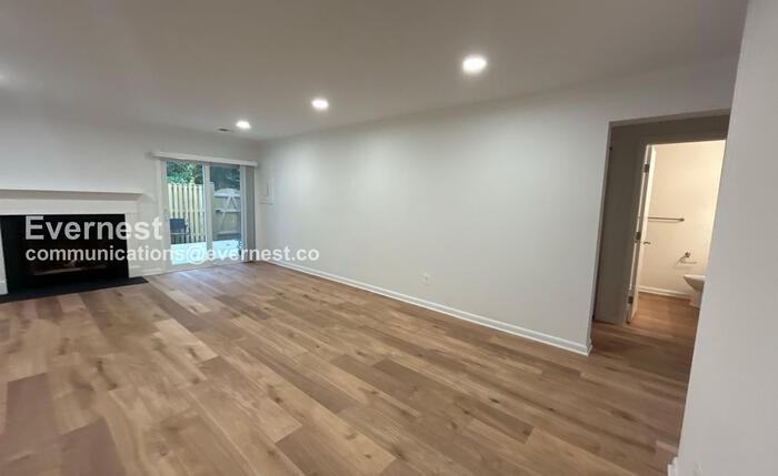 16318 Taconic Circle - Photo 4 of 17