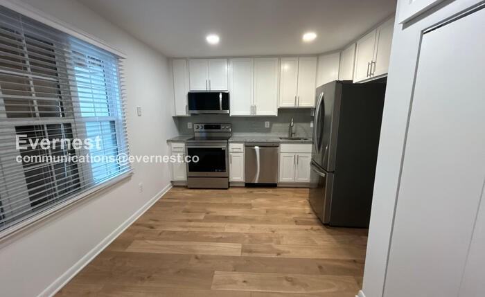 16318 Taconic Circle - Photo 5 of 17