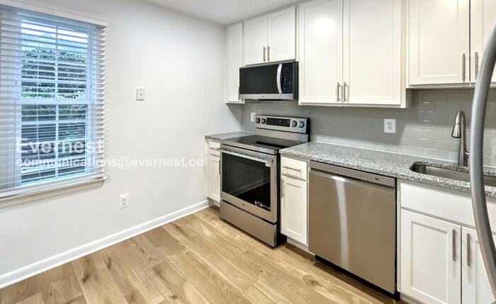 16318 Taconic Circle - Photo 7 of 17