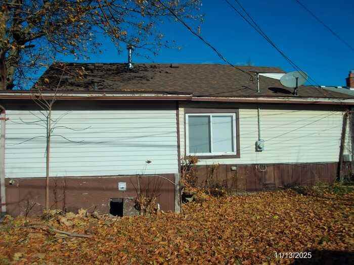 17048 Lowell Street - Photo 2 of 13