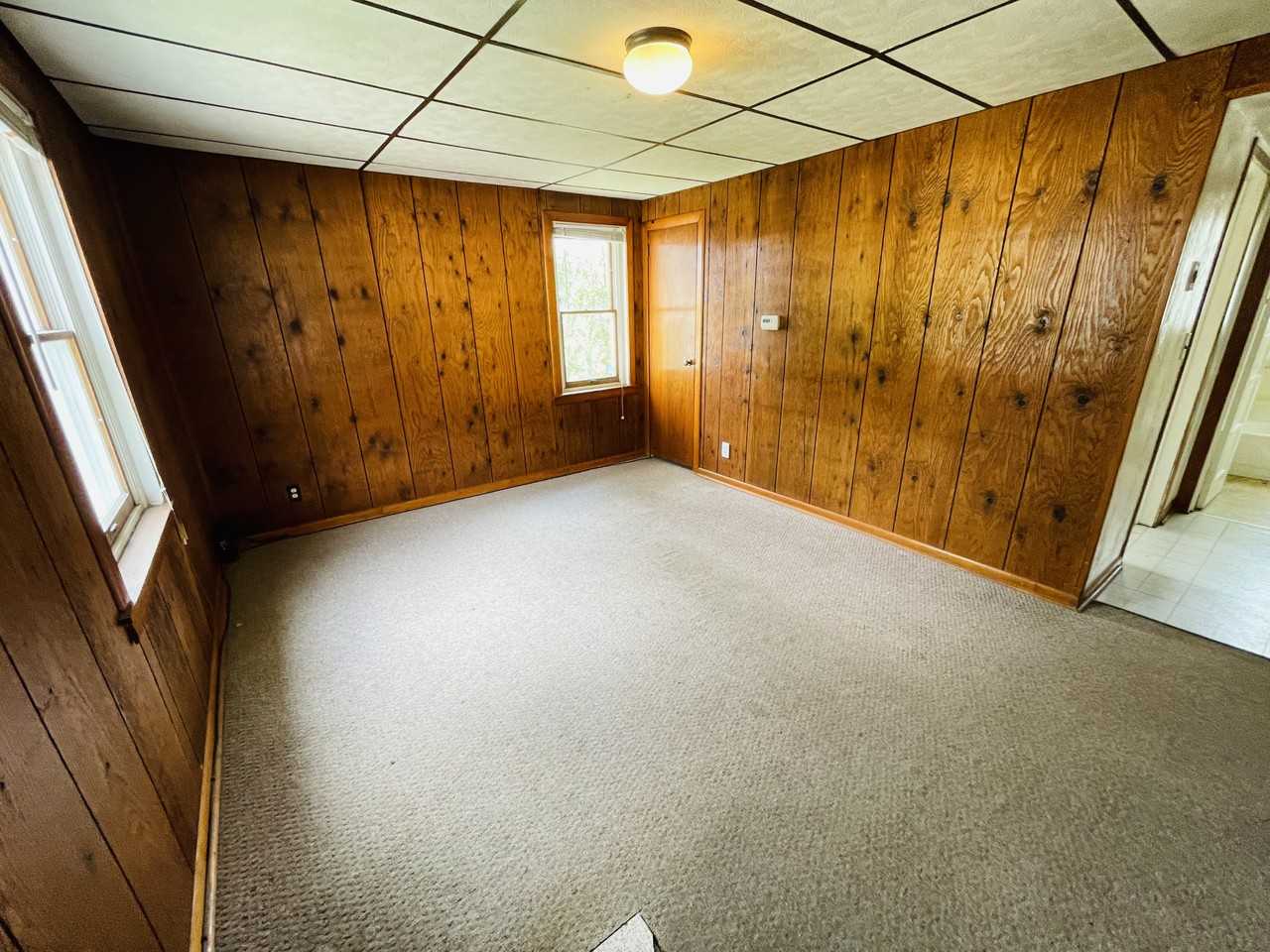 335 Hemlock Dr - Photo 4 of 4