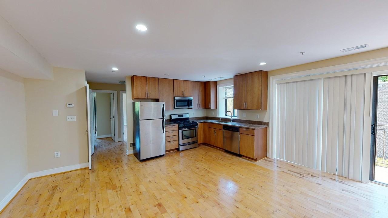 306 Atlantic St Se #7 - Photo 2 of 10