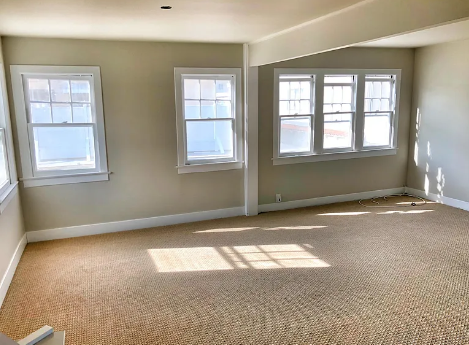 942 20th St #B - Photo 6 of 9