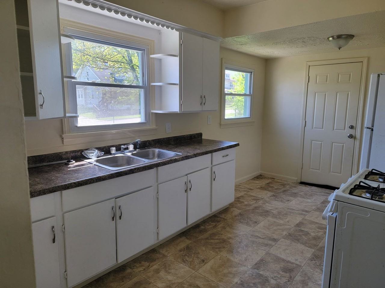 570 Talbot Ave #NA - Photo 4 of 7