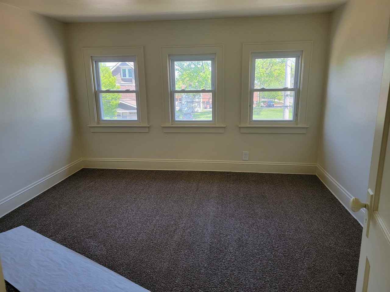 570 Talbot Ave #NA - Photo 6 of 7