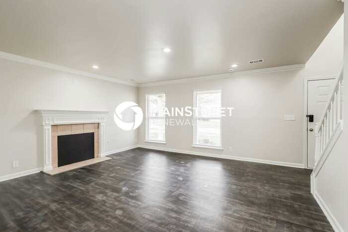 10102 Spring Gate Drive - Photo 2 of 19