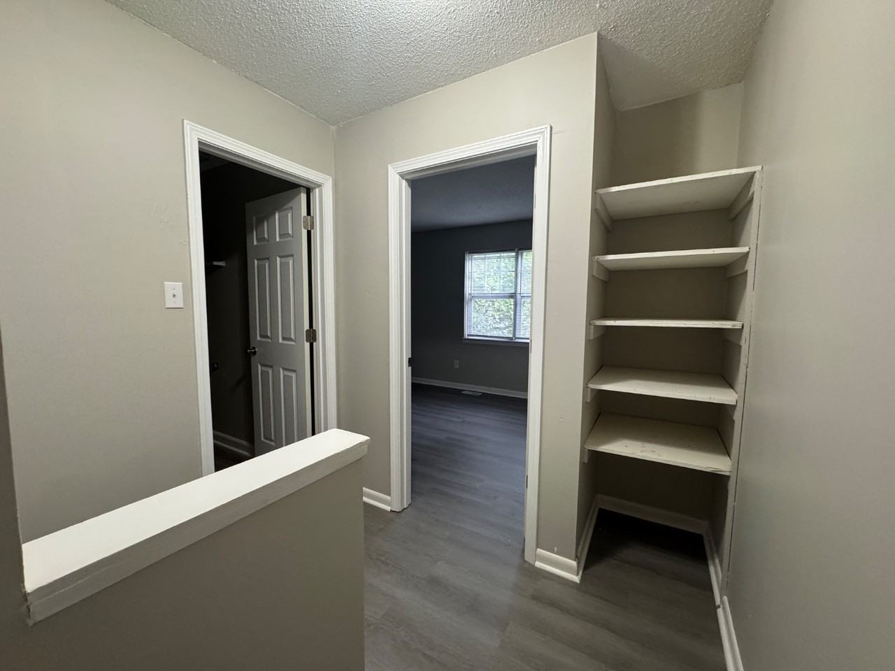 802-806  British Woods Dr - Photo 3 of 10