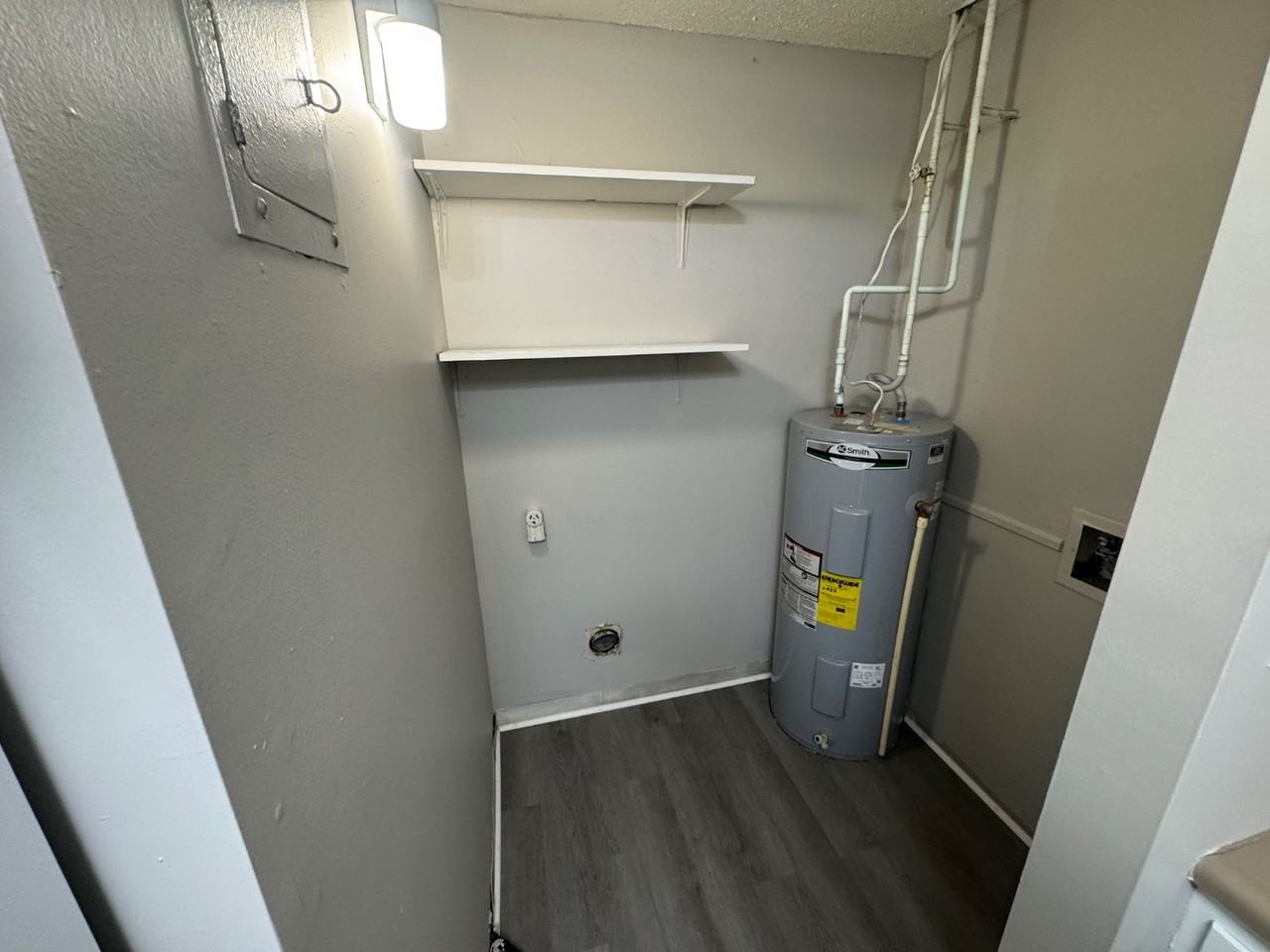 802-806  British Woods Dr - Photo 4 of 10