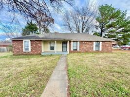 featured image of 4964 Barkshire Dr