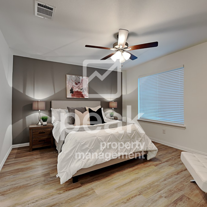 1201 Boxwood Ln - Photo 4 of 13