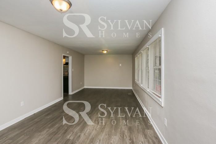 3157 Oak Forest Dr - Photo 3 of 15