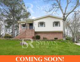 featured image of 2832 Creek Lane Northeast