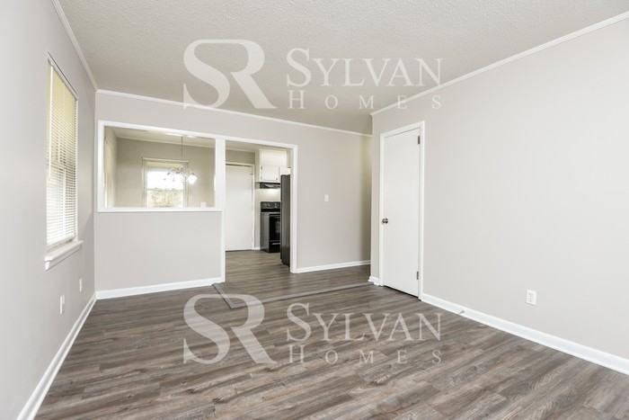 2832 Creek Ln Ne - Photo 4 of 15