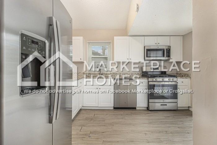 1393 Carnegie Ave - Photo 7 of 21