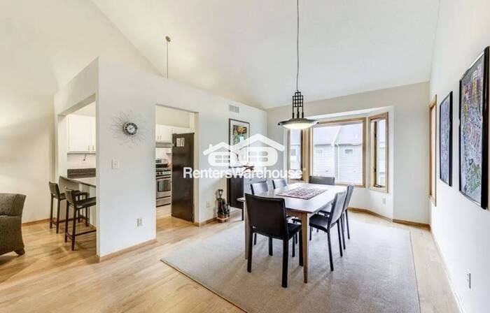 2866 Kenwood Isles Drive - Photo 3 of 18