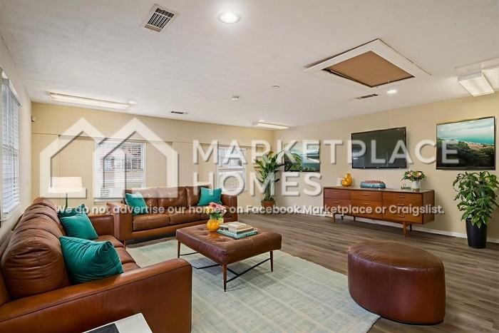 2105 Pinewood Dr - Photo 4 of 22