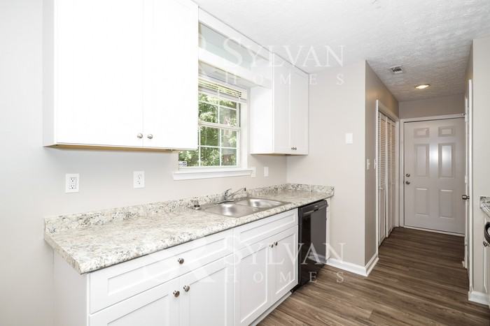 105 Woodridge Dr - Photo 7 of 15