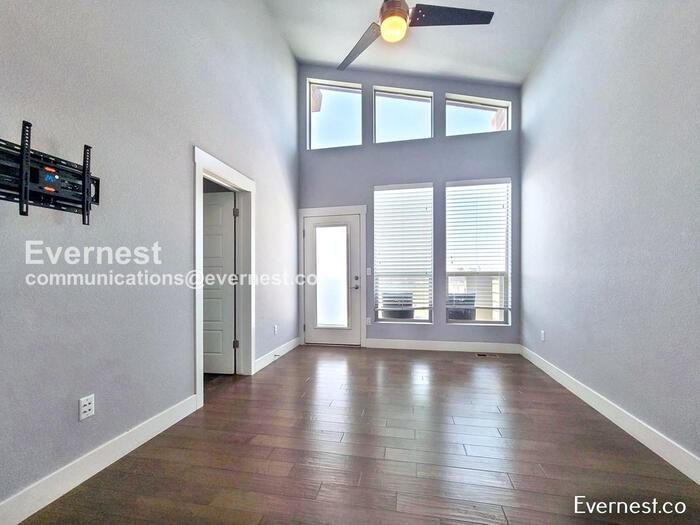 5470 Trenton St - Photo 5 of 29