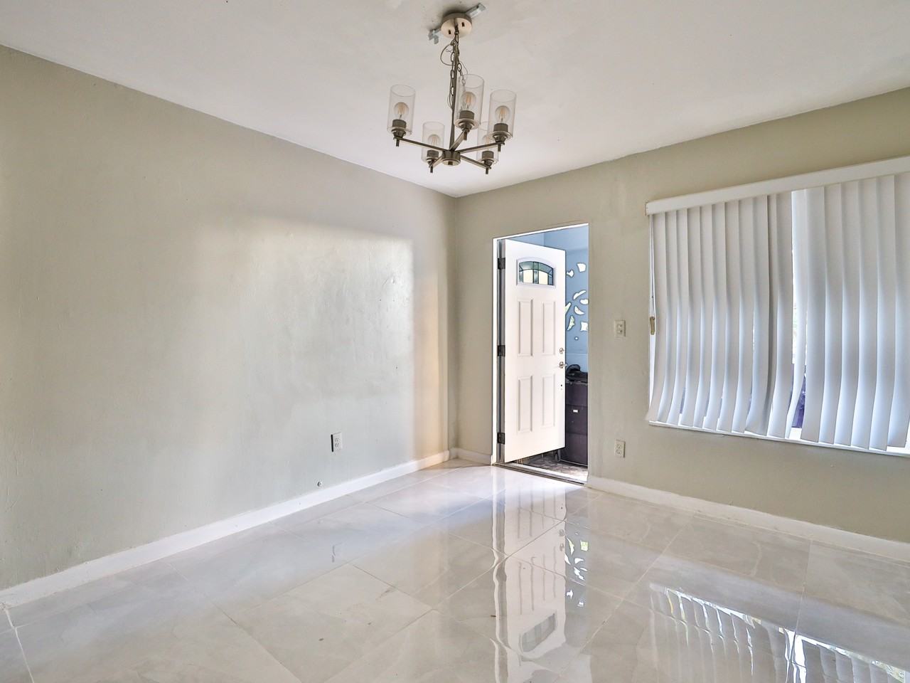 47 Nw 151st St #NA - Photo 3 of 19