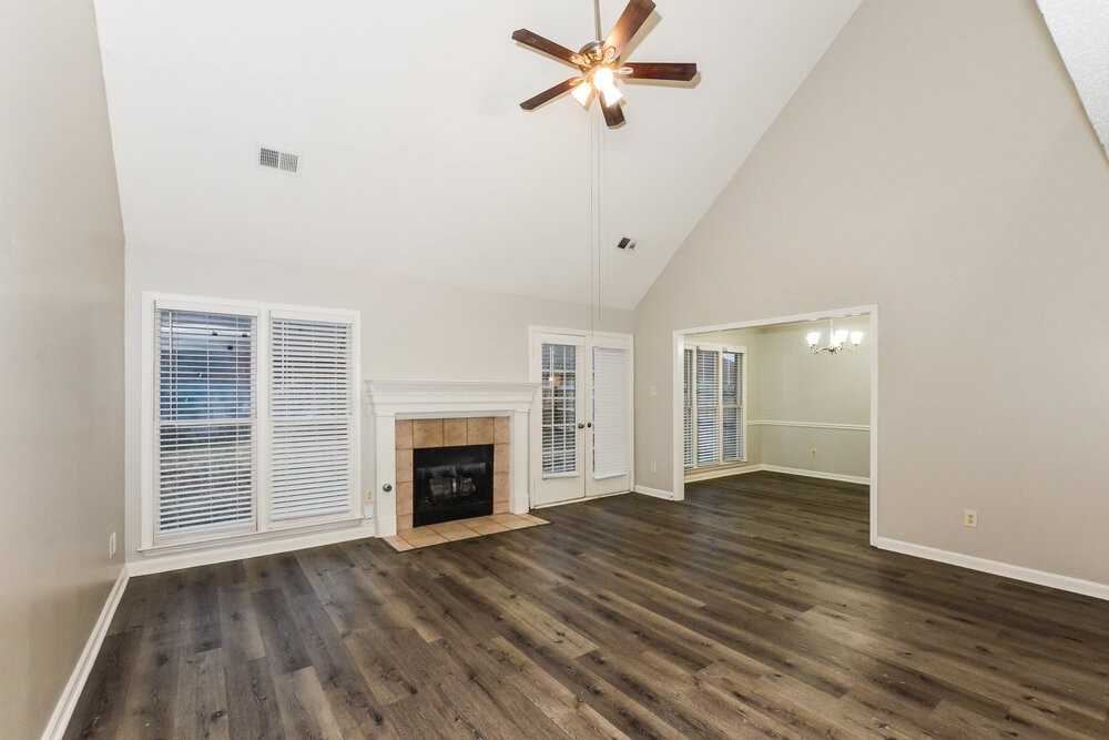 9254 Chalkwell Ave - Photo 4 of 17