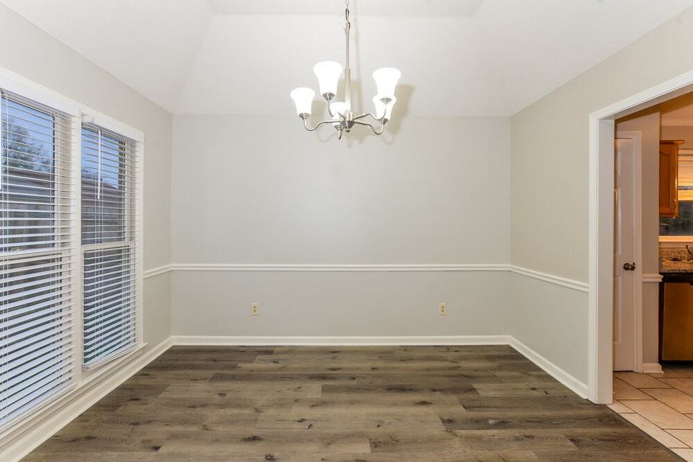 9254 Chalkwell Ave - Photo 6 of 17