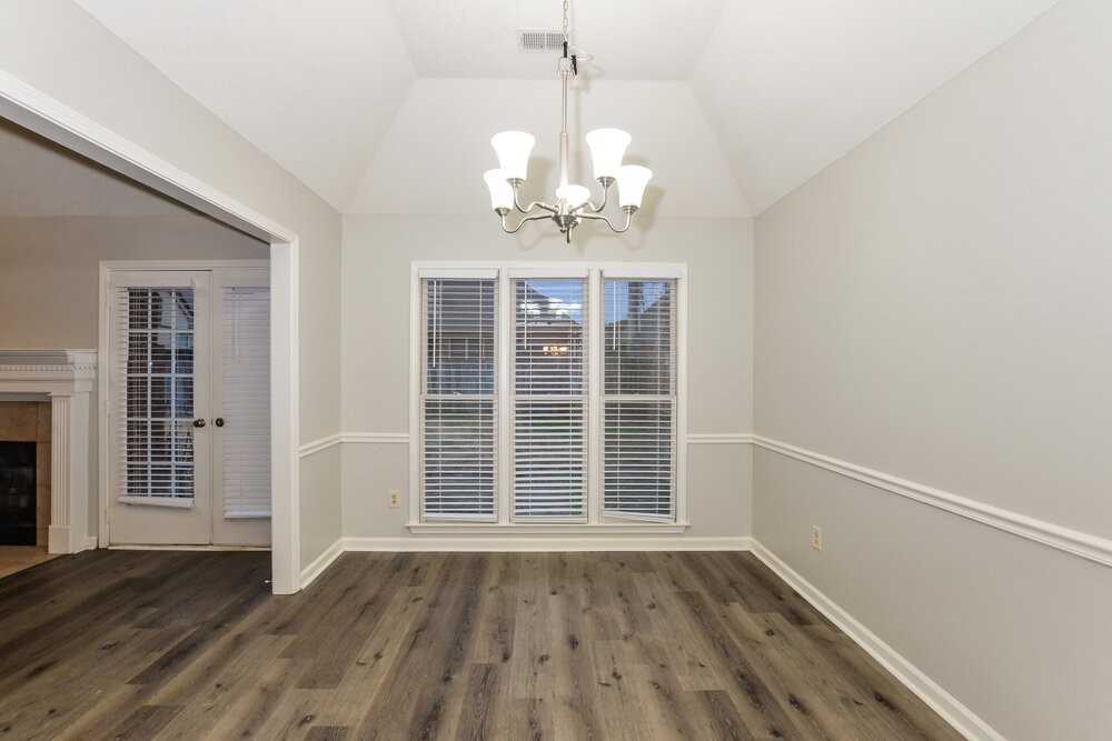 9254 Chalkwell Ave - Photo 7 of 17