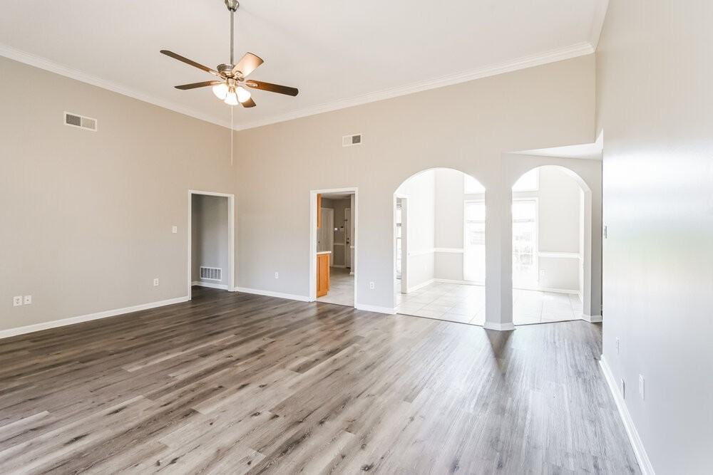 9922 Lacee Ln - Photo 3 of 16