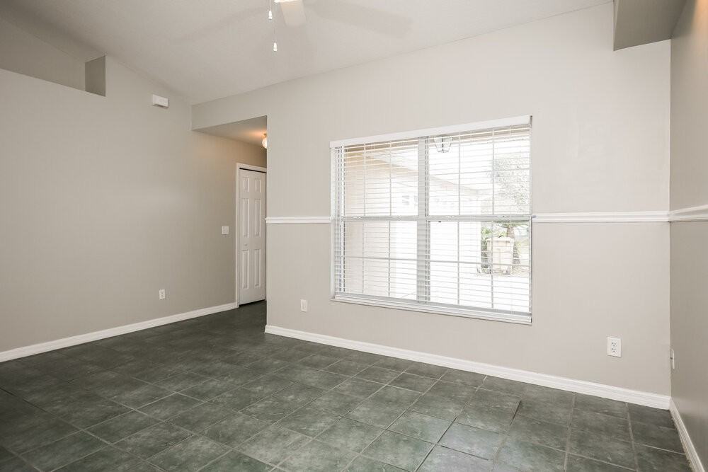 10525 Reagans Run Dr - Photo 5 of 16