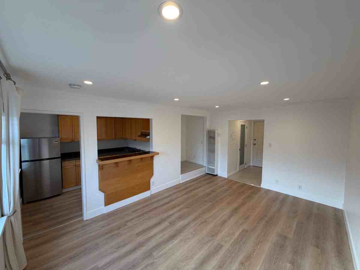 1565 4th St #11 - Photo 3 of 24