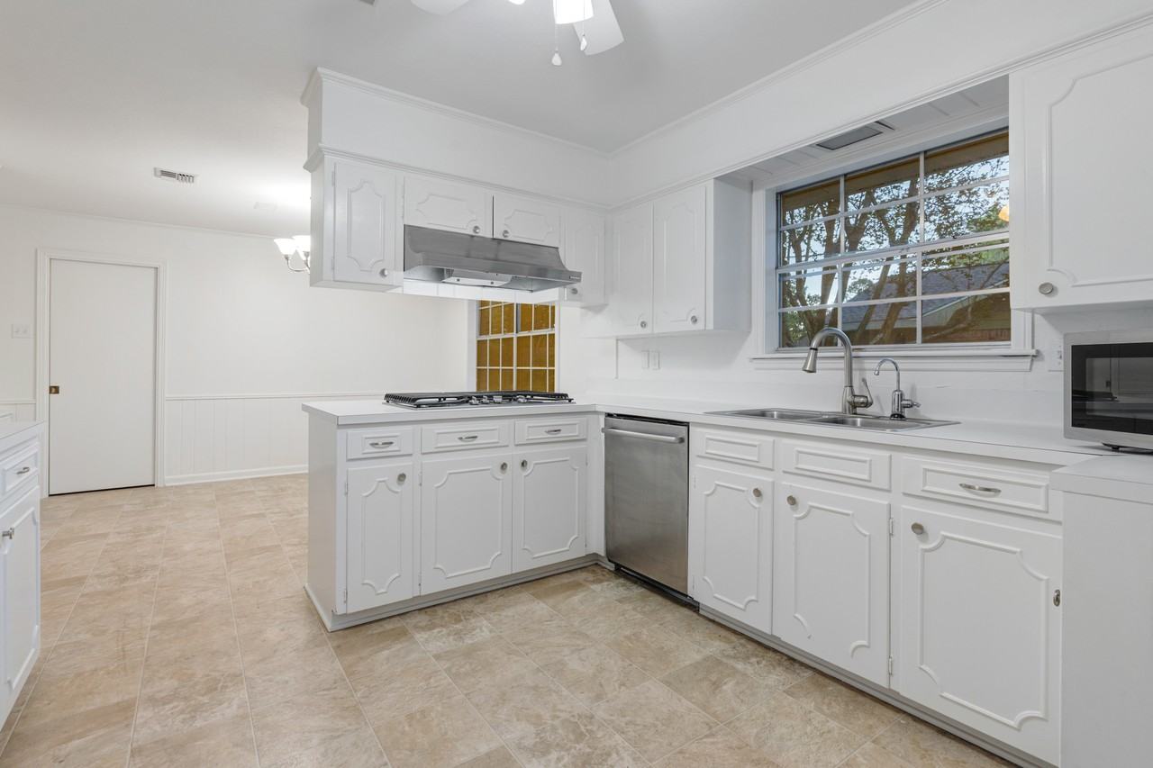 225 Aurore Ave #NA - Photo 2 of 16