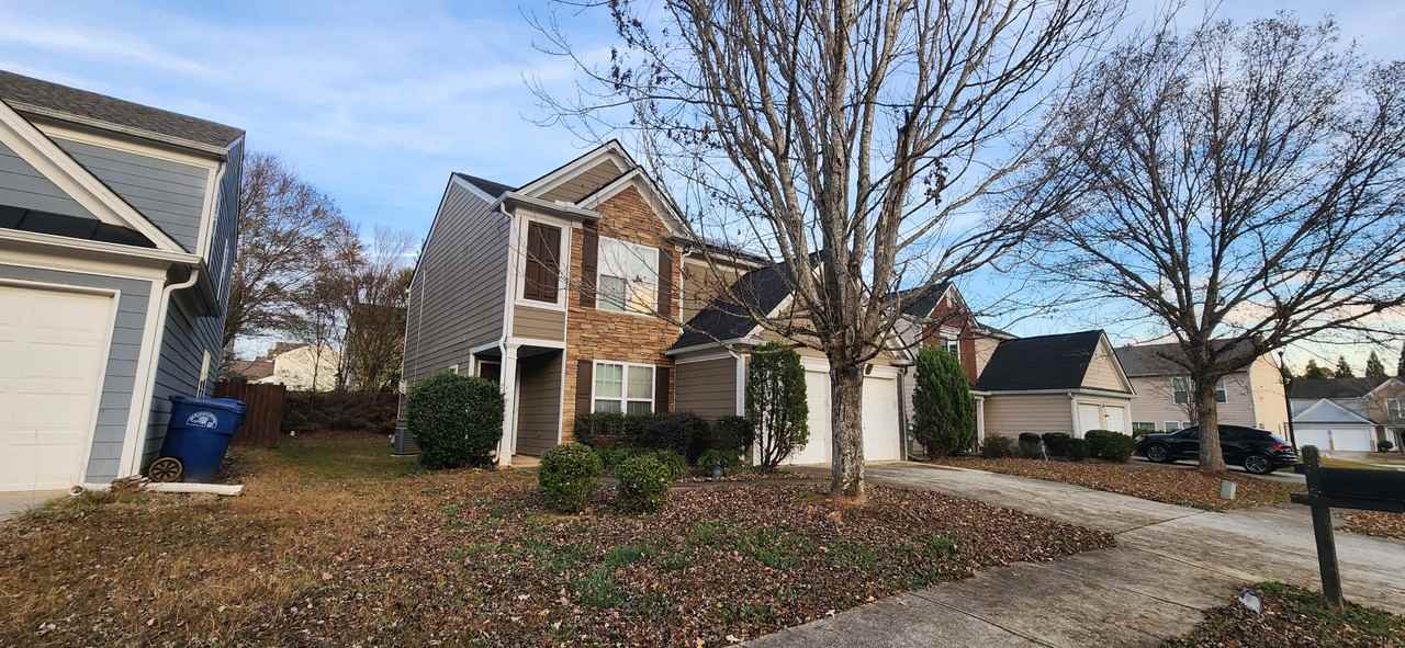 3282 Victoria Park Sw - Photo 3 of 37