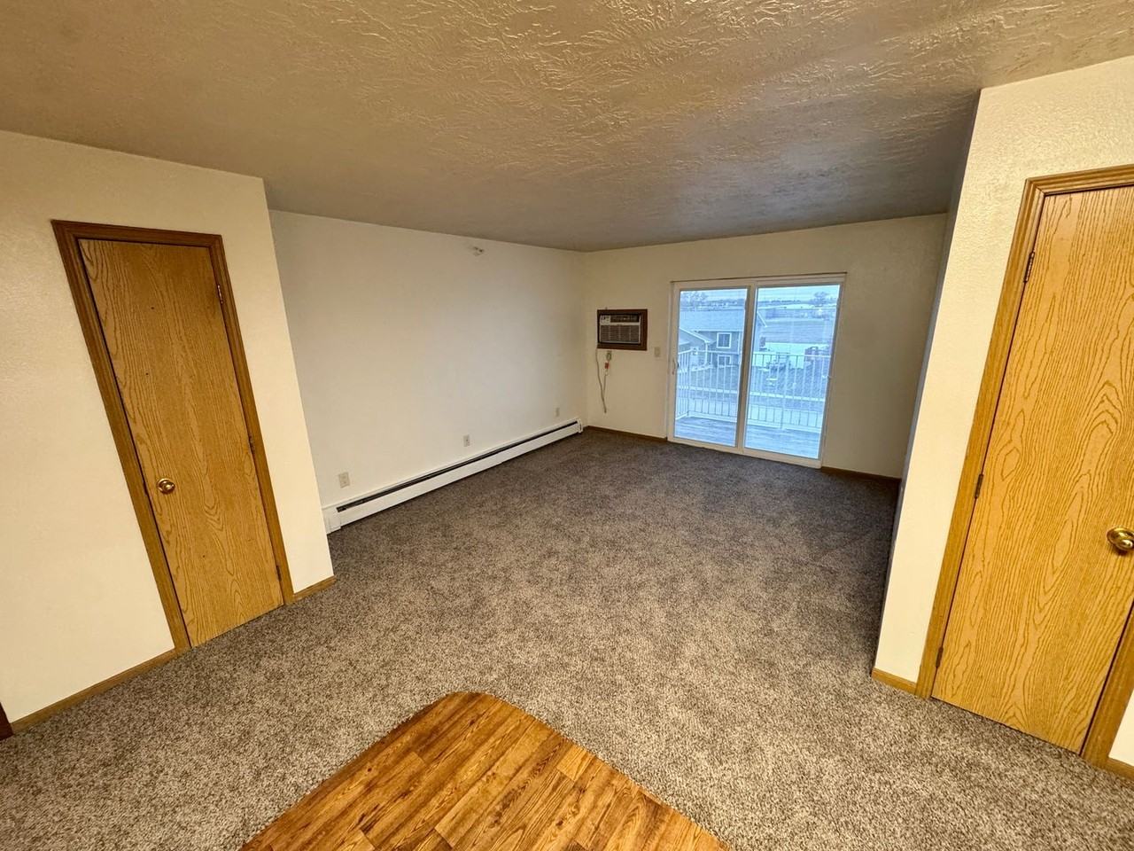 Seneca Place Apartments - Photo 6 of 13