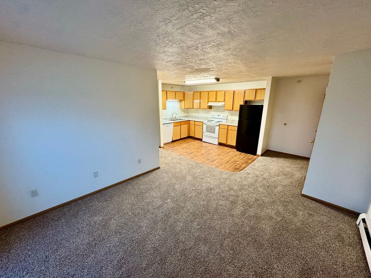 Seneca Place Apartments - Photo 7 of 13