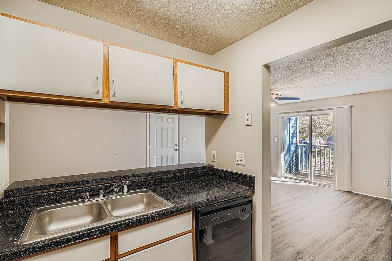 Rise Sunridge - Photo 5 of 32