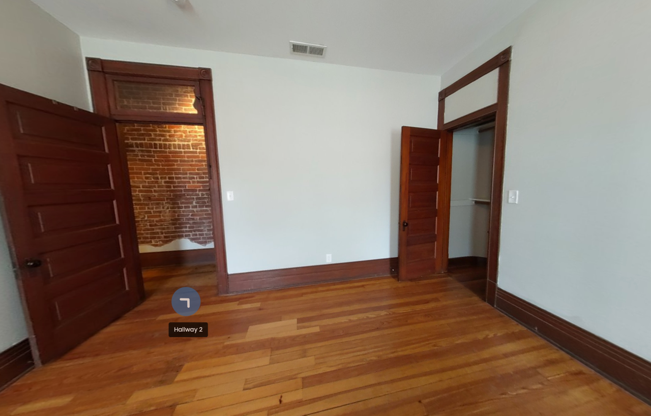 Lauffer - Photo 5 of 50