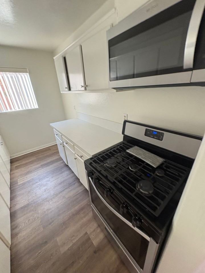 633 N. Taylor Ave. - Photo 2 of 11