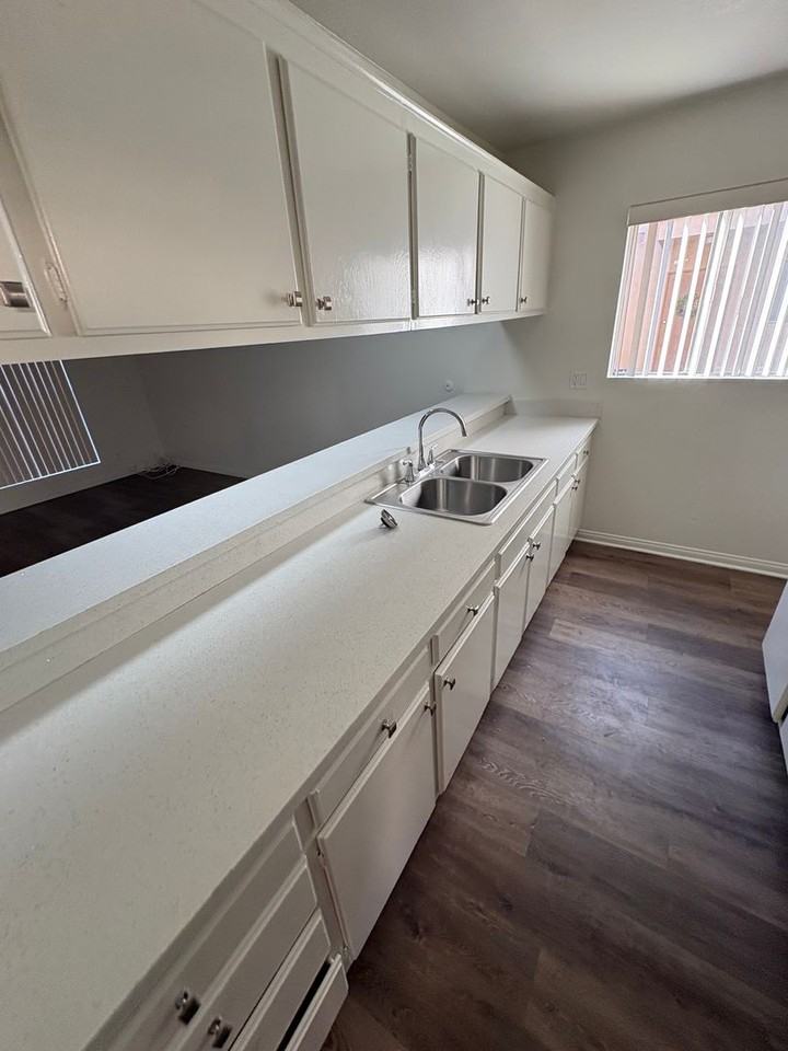 633 N. Taylor Ave. - Photo 3 of 11