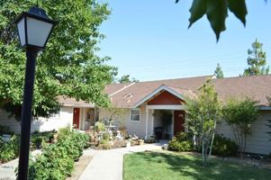 featured image of 975 Lake Park Avenue