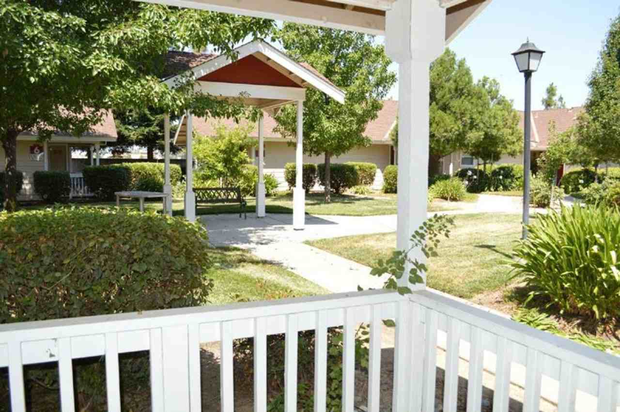 Comfrey Senior - Photo 4 of 5