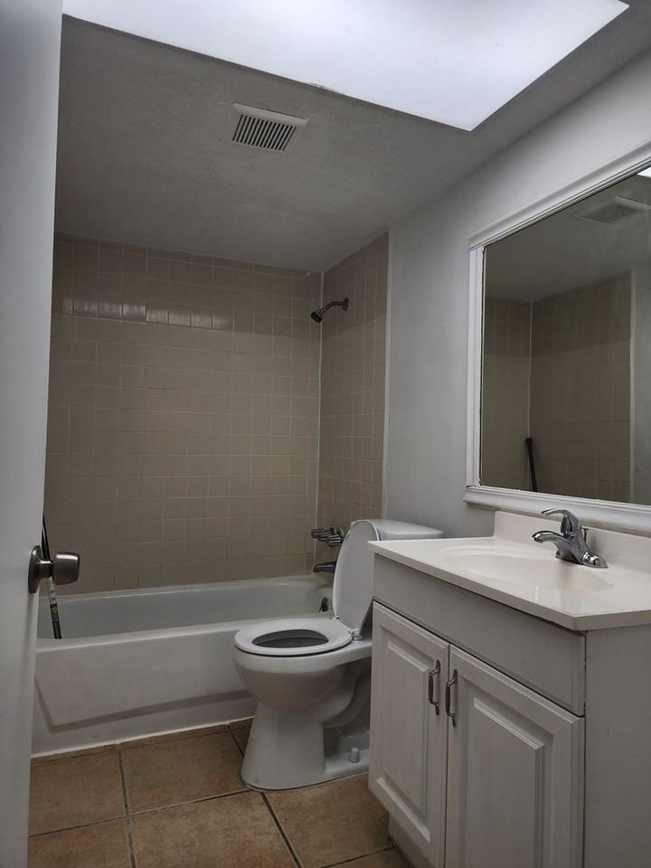 1140 South Ridgewood Avenue - Photo 4 of 6