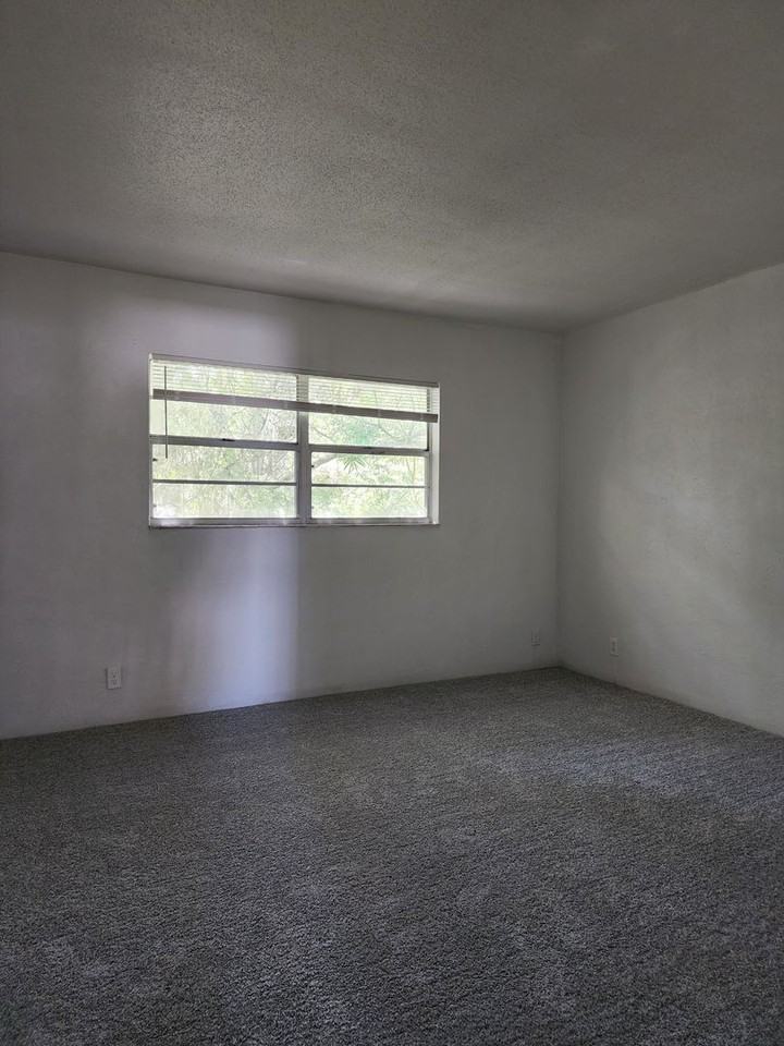 1140 South Ridgewood Avenue - Photo 5 of 6