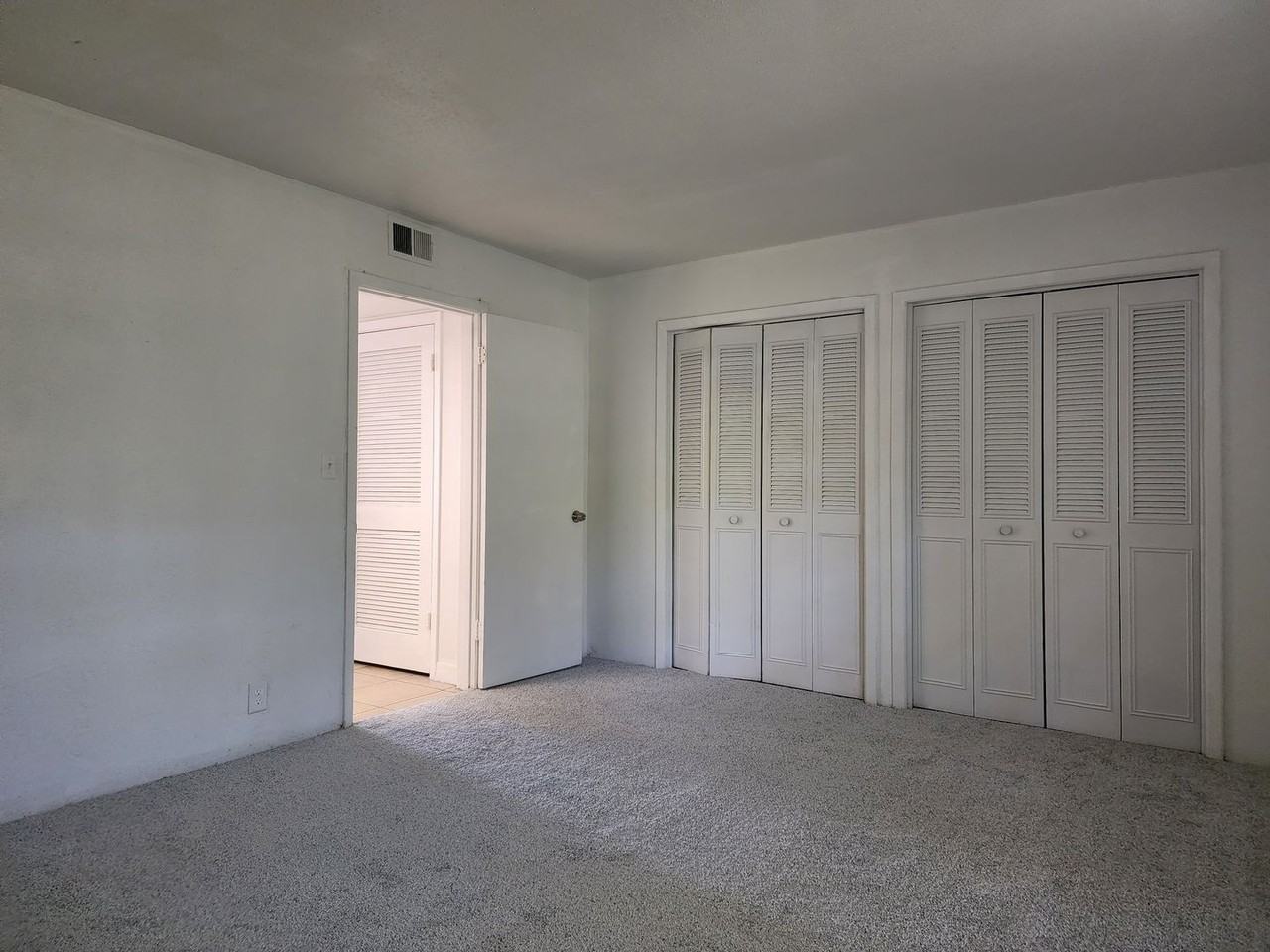 1140 South Ridgewood Avenue - Photo 6 of 6